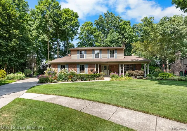 Photo 4 of Sale Pending at 12201 Craven Ave, Shelby Township, MI 48315 | MLS# 61022531 | Listing updated on 2026-09-06