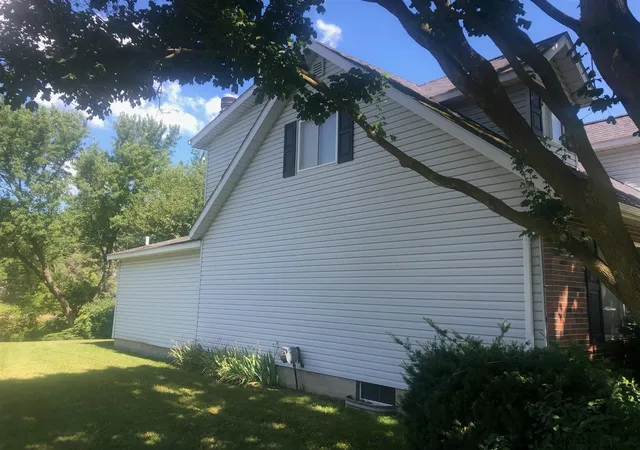 Photo 4 of Single family home for sale at 445 Mansfield Dr, Lapeer, MI 48446 | MLS# 70549566 | Listing updated on 2026-08-08