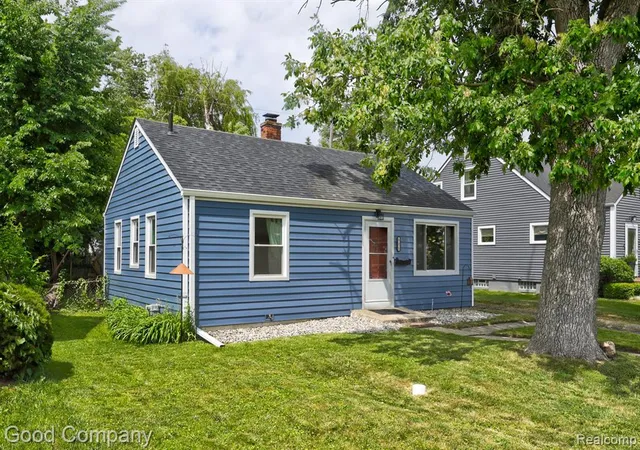 Homes for sale in Ferndale, MI | 521 E Chesterfield St, Ferndale, MI 48220 | MLS# 61001888