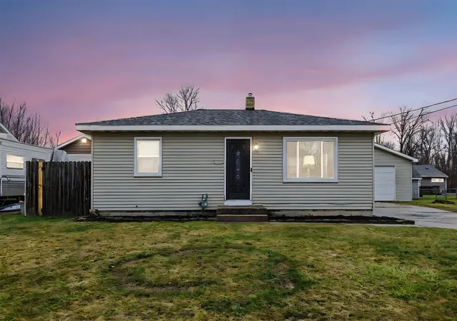 Photo 2 of Sale Pending at 5807 Averill Ave, Grand Rapids, MI 49548 | MLS# 70511084 | Listing updated on 2026-01-20