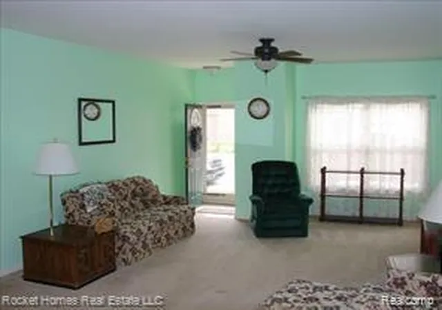 Homes for sale in Livonia, MI | 11840 Farmington Rd Rd, Livonia, MI 48150