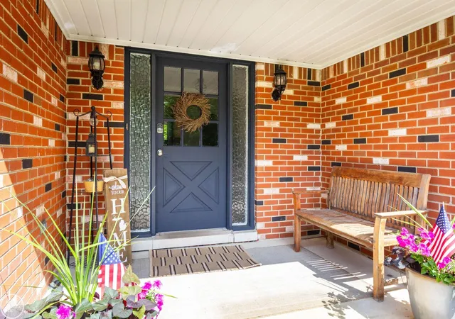 Photo 4 of Single Family Residence at 52203 Belle Arbor Dr, Shelby Township, MI 48316 | MLS# 50214328 | | Sold on 2026-08-12