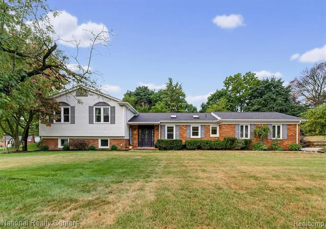Photo 1 of Sale Pending at 216 Birch Hl Dr, Rochester, MI 48306 | MLS# 61020159 | Listing updated on 2026-08-15