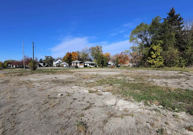 Photo 2 of Land for sale at 702/718 W Flint Park Blvd, Flint, MI 48505 | MLS# 50193522 | Listing updated on 2026-06-18