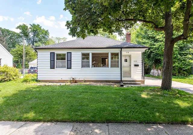Homes for sale in Berkley, MI | 4056 Robina Ave, Berkley, MI 48072 | MLS# 61009646