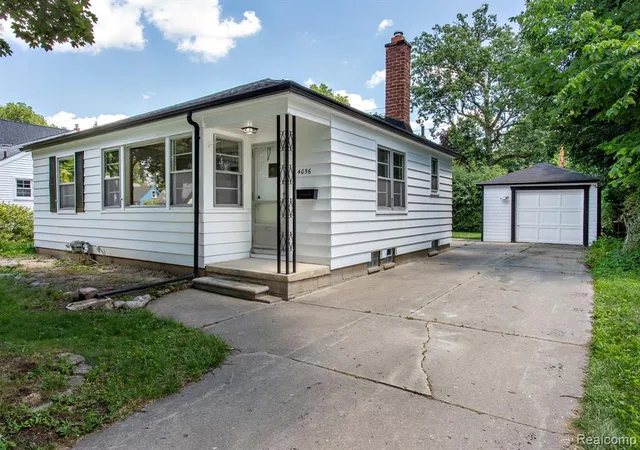 Homes for sale in Berkley, MI | 4056 Robina Ave, Berkley, MI 48072 | MLS# 61009646