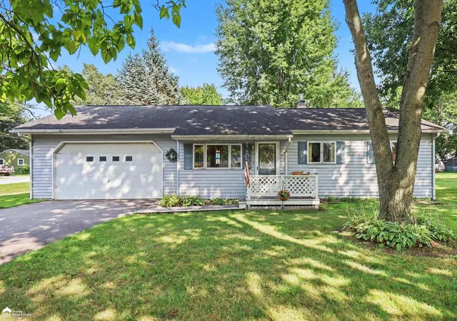 Photo 1 of Sale Pending at 314 N Saginaw St, Montrose, MI 48457 | MLS# 50220219 | Listing updated on 2026-09-03