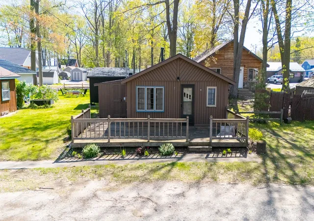 Homes for sale in Houghton Lake, MI | 3974 W Houghton Lake Dr #Unit 7, Houghton Lake, MI 48629 | MLS# 80066223