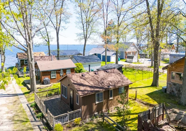 Homes for sale in Houghton Lake, MI | 3974 W Houghton Lake Dr #Unit 7, Houghton Lake, MI 48629 | MLS# 80066223