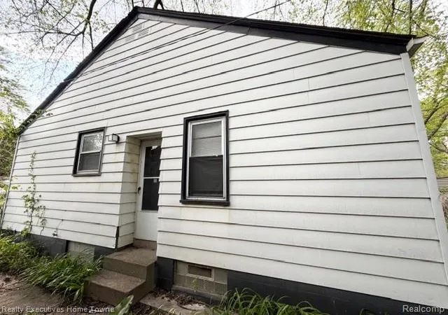 3rd image of 12906 Faust Ave, Detroit, MI 48223 | MLS# 60989611