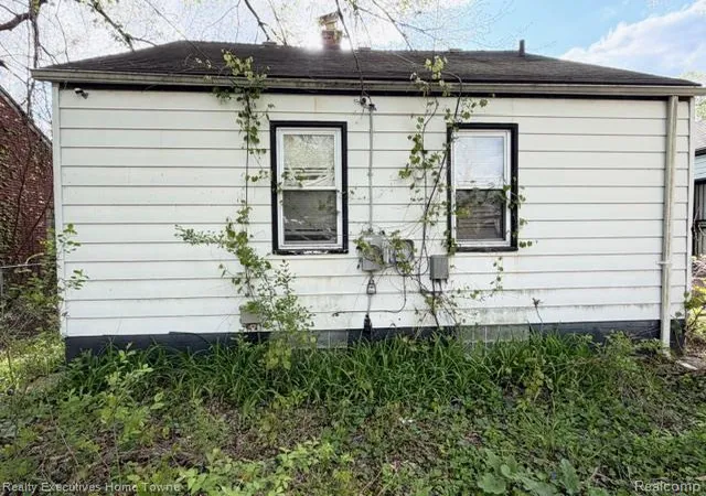 4th image of 12906 Faust Ave, Detroit, MI 48223 | MLS# 60989611