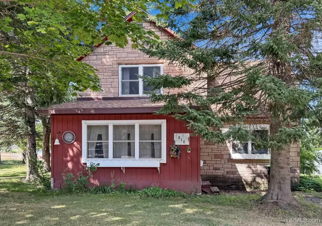 Photo 1 of Single family home for sale at 810 W Genesee St, Iron River, MI 49935 | MLS# 50219071 | Listing updated on 2026-08-19