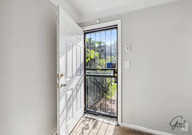 Photo 2 of Single family home for sale at 19401 Grandview St, Detroit, MI 48219 | MLS# 70457724 | Listing updated on 2026-06-14