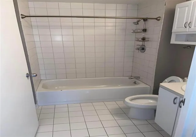 5th image of 6533 E Jefferson Ave #LL06, Detroit, MI 48207 | MLS# 70531236