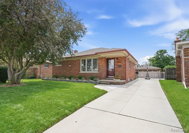 Homes for sale in Garden City, MI | 29971 Leona St, Garden City, MI 48135 | MLS# 61008618