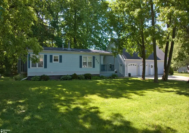 1st image of 1926 New Rochelle Dr, Lapeer, MI 48446 | MLS# 50210661