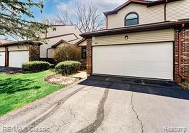 Homes for sale in Clarkston, MI | 9039 Lake E Rd #45, Clarkston, MI 48348 | MLS# 61008901