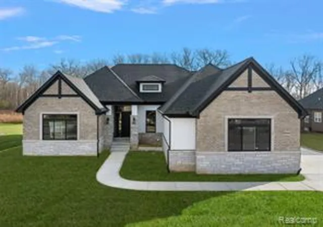 Homes for sale in Oxford, MI | 2280 Heidi Dr, Oxford, MI 48370 | MLS# 60940212