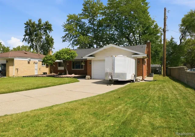 Photo 3 of Single family home for sale at 618 N Inkster Rd, Dearborn Heights, MI 48127 3673 | MLS# 61025724 | Listing updated on 2026-08-30