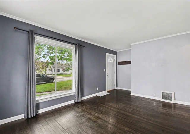 Photo 3 of Single family home for sale at 1350 Lewison Ave, Grand Rapids, MI 49505 | MLS# 70528722 | Listing updated on 2026-05-03