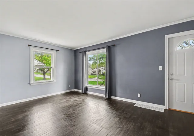 Photo 4 of Single family home for sale at 1350 Lewison Ave, Grand Rapids, MI 49505 | MLS# 70528722 | Listing updated on 2026-05-03
