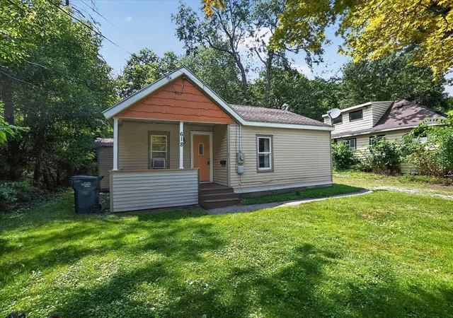 Homes for sale in Lansing, MI | 618 S Magnolia Dr, Lansing, MI 48912 | MLS# 80070992