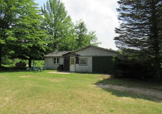Homes for sale in Hesperia, MI | 710 N 204th Ave, Hesperia, MI 49421 | MLS# 70542641