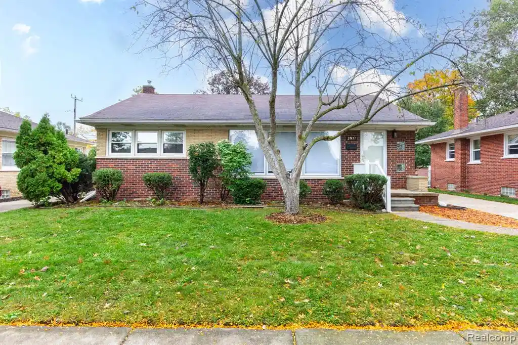 Photo 1 of Sale Pending at 2971 Syckelmoore St, Trenton, MI 48183 | MLS# 61039151 | Listing updated on 2026-10-20