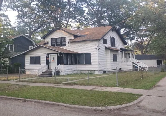 1st image of 2920 8th St, Muskegon, MI 49444 | MLS# 70551189