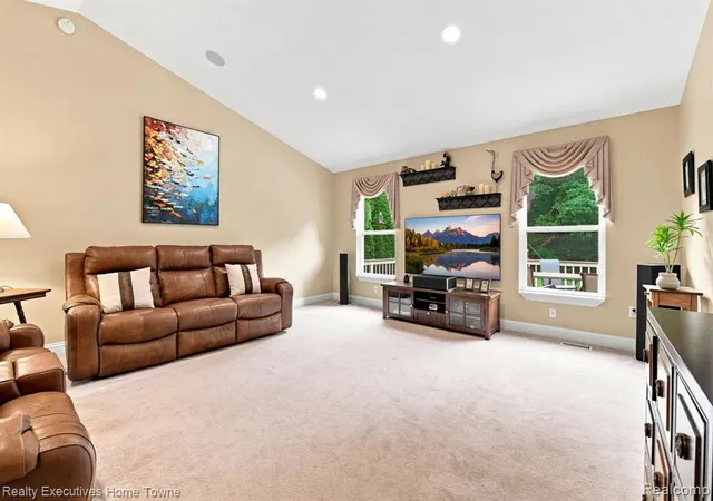 Photo 3 of Sale Pending at 3059 Wexford Cir, Port Huron, MI 48060 7794 | MLS# 61023337 | Listing updated on 2026-09-18