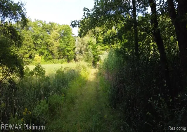 3rd image of 2750 Kensington Road, Milford, MI 48380 | MLS# 60334876