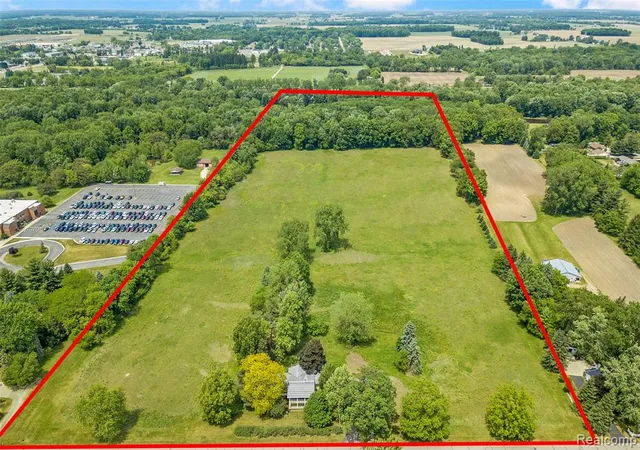 Photo 1 of Sale Pending at 607 E King St, Corunna, MI 48817 | MLS# 61000307 | Listing updated on 2026-08-10