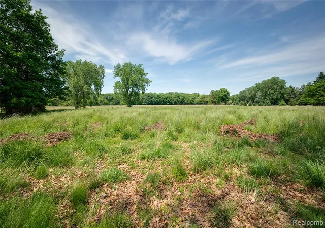 Photo 3 of Sale Pending at 607 E King St, Corunna, MI 48817 | MLS# 61000307 | Listing updated on 2026-08-10
