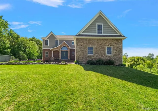 Homes for sale in Metamora, MI | 5035 Hidden Ridge Dr, Metamora, MI 48455 | MLS# 60998178
