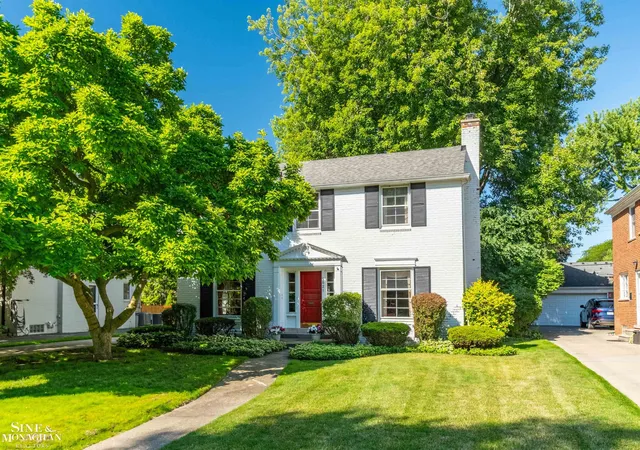 Homes for sale in Grosse Pointe Park, MI | 1021 Whittier Rd, Grosse Pointe Park, MI 48230 | MLS# 50214239