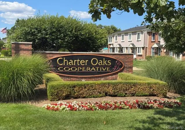 Listing Photo 3 - Condo for sale in building located at 20250 Great Oaks Cir, Clinton Township, MI 48036