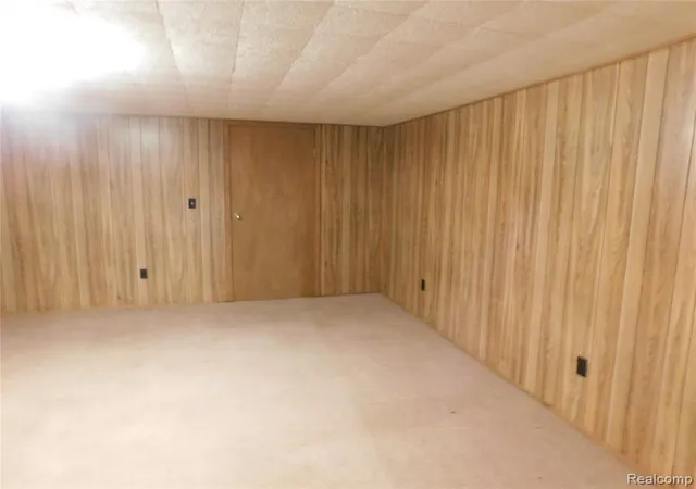 63rd image of 2800 Ranieri Dr, Troy, MI 48085 | MLS# 61005181