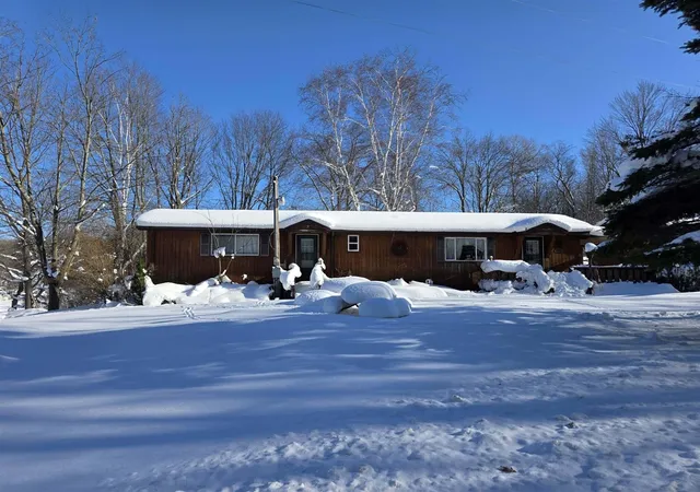 Homes for sale in Fountain, MI | 6772 N Claeys Dr, Fountain, MI 49410 | MLS# 70513517