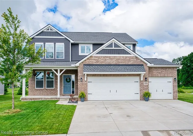 Homes for sale in Brighton, MI | 10066 Willow Oak Dr, Brighton, MI 48116 | MLS# 61005066