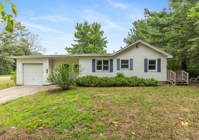Homes for sale in Saugatuck, MI | 707 N Maple St, Saugatuck, MI 49453 | MLS# 70479914