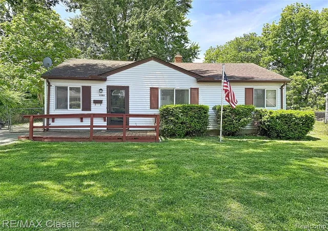 Homes for sale in Garden City, MI | 1203 Gilman St, Garden City, MI 48135 | MLS# 60999370