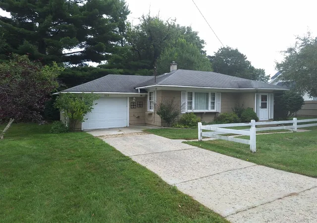 1st image of 322 N Higbee St, Reed City, MI 49677 | MLS# 70554185