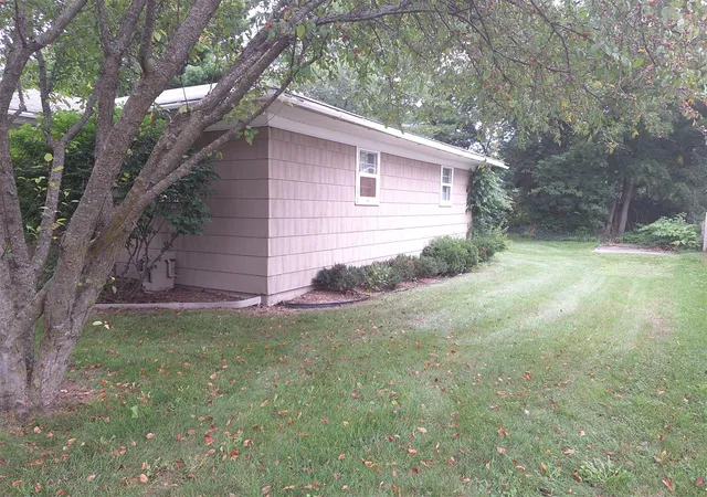 3rd image of 322 N Higbee St, Reed City, MI 49677 | MLS# 70554185