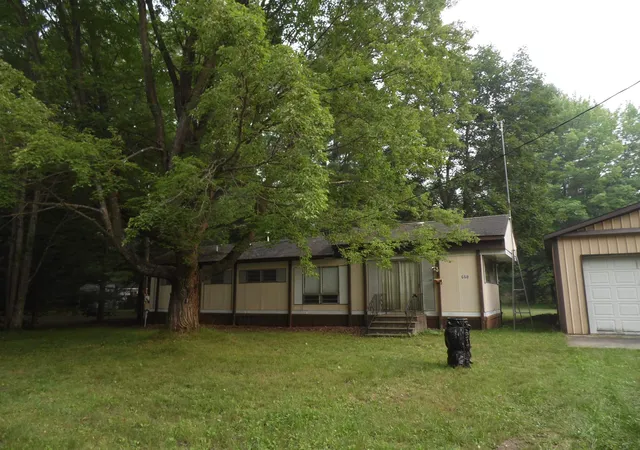 2nd image of 668 Big Oaks St, Gladwin, MI 48624 | MLS# 50215363