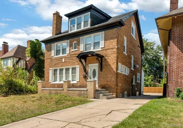 Photo 3 of Single family home for sale at 2016 Atkinson St, Detroit, MI 48206 2009 | MLS# 61025104 | Listing updated on 2026-08-31