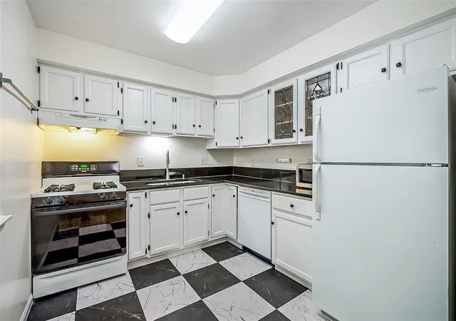Homes for sale in Ann Arbor, MI | 2897 Ticknor Ct, Ann Arbor, MI 48104 | MLS# 70544594
