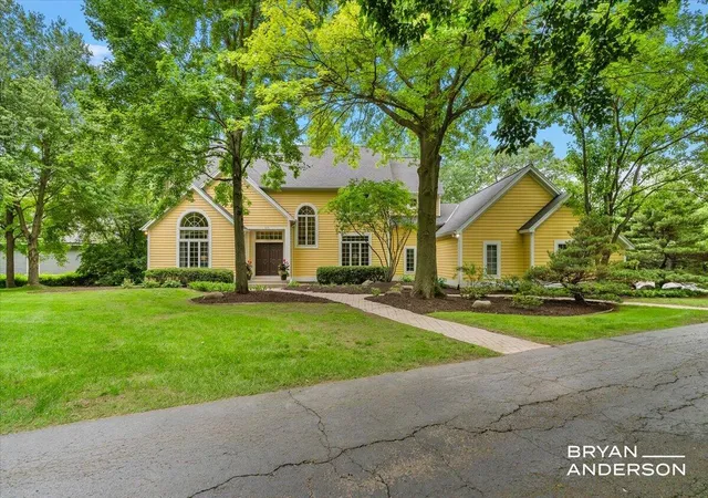 Photo 1 of Sale Pending at 1015 Bradford Holw Ln, Grand Rapids, MI 49525 | MLS# 70539878 | Listing updated on 2026-06-20