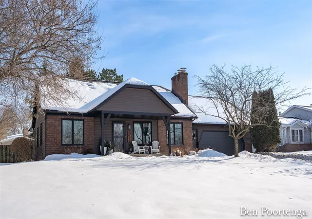 Homes for sale in Grand Rapids, MI | 2646 Monroe Ave, Grand Rapids, MI 49505 | MLS# 70514787