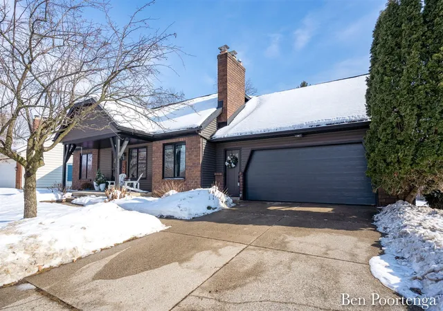 Homes for sale in Grand Rapids, MI | 2646 Monroe Ave, Grand Rapids, MI 49505 | MLS# 70514787