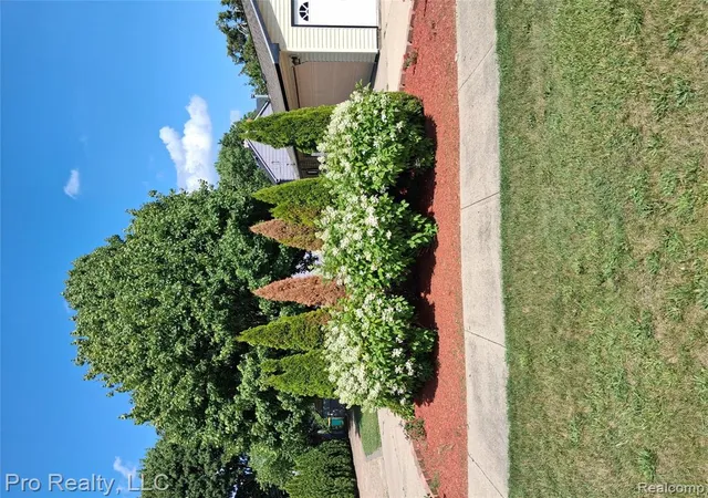 4th image of 2219 Lakeview Ave, Ypsilanti, MI 48198 | MLS# 61008116